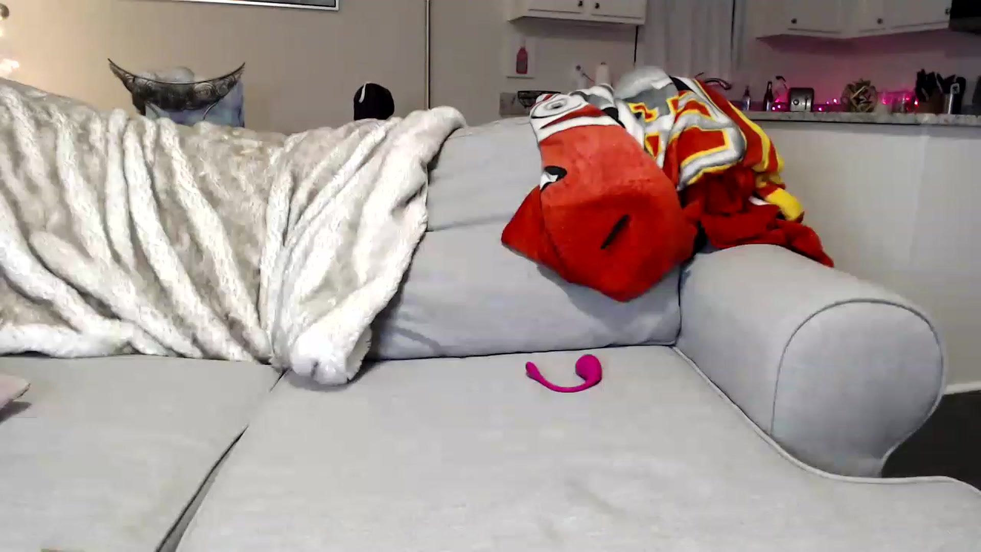 Gallery image thumbnail from HailzTheQueen's myfreecams stream on, 11/28/2022, 02:30 image 3 of 20