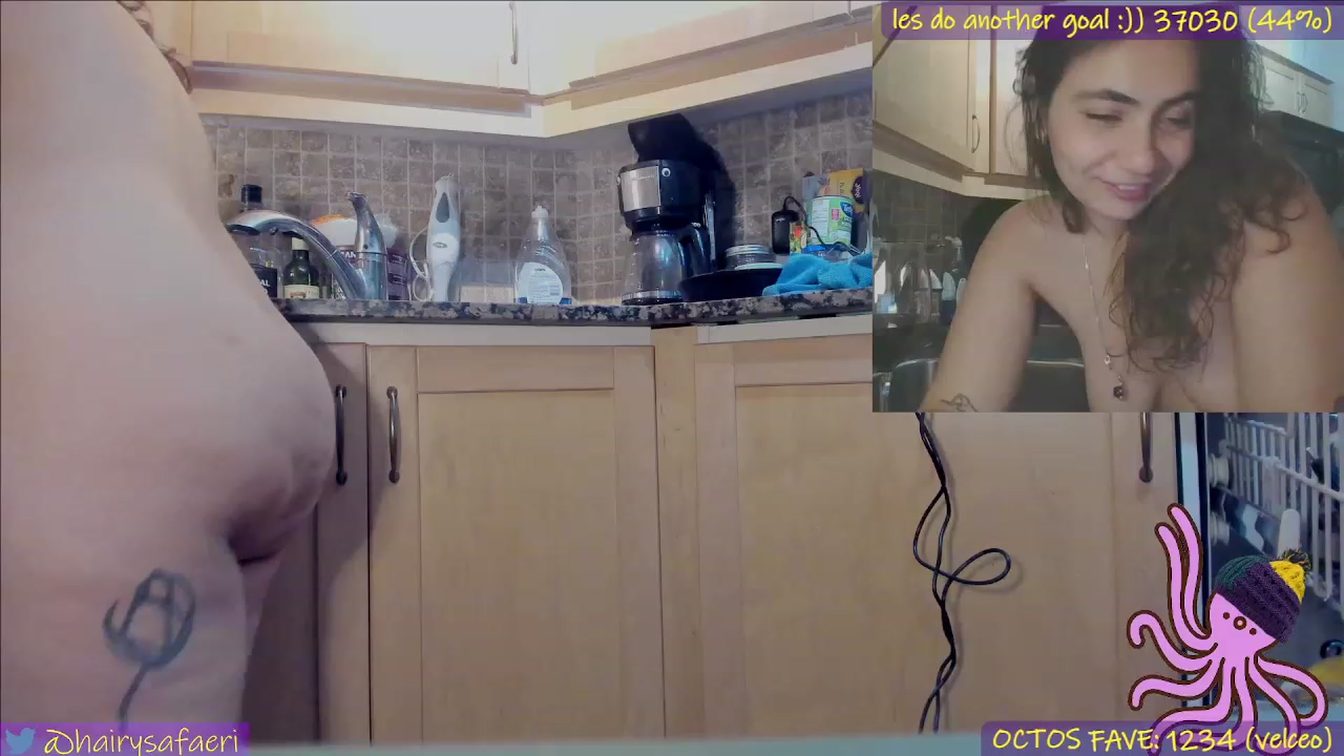 Gallery image thumbnail from HairySafaeri's myfreecams stream on, 11/16/2022, 08:01 image 7 of 20