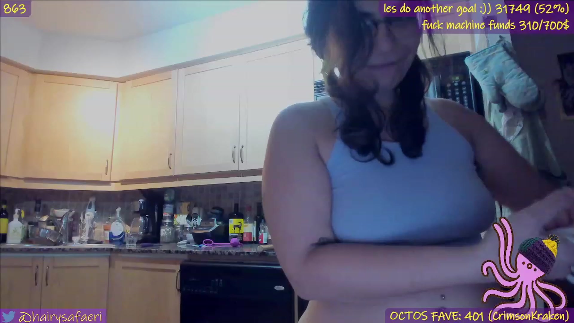 Gallery image thumbnail from HairySafaeri's myfreecams stream on, 11/18/2022, 01:08 image 19 of 20