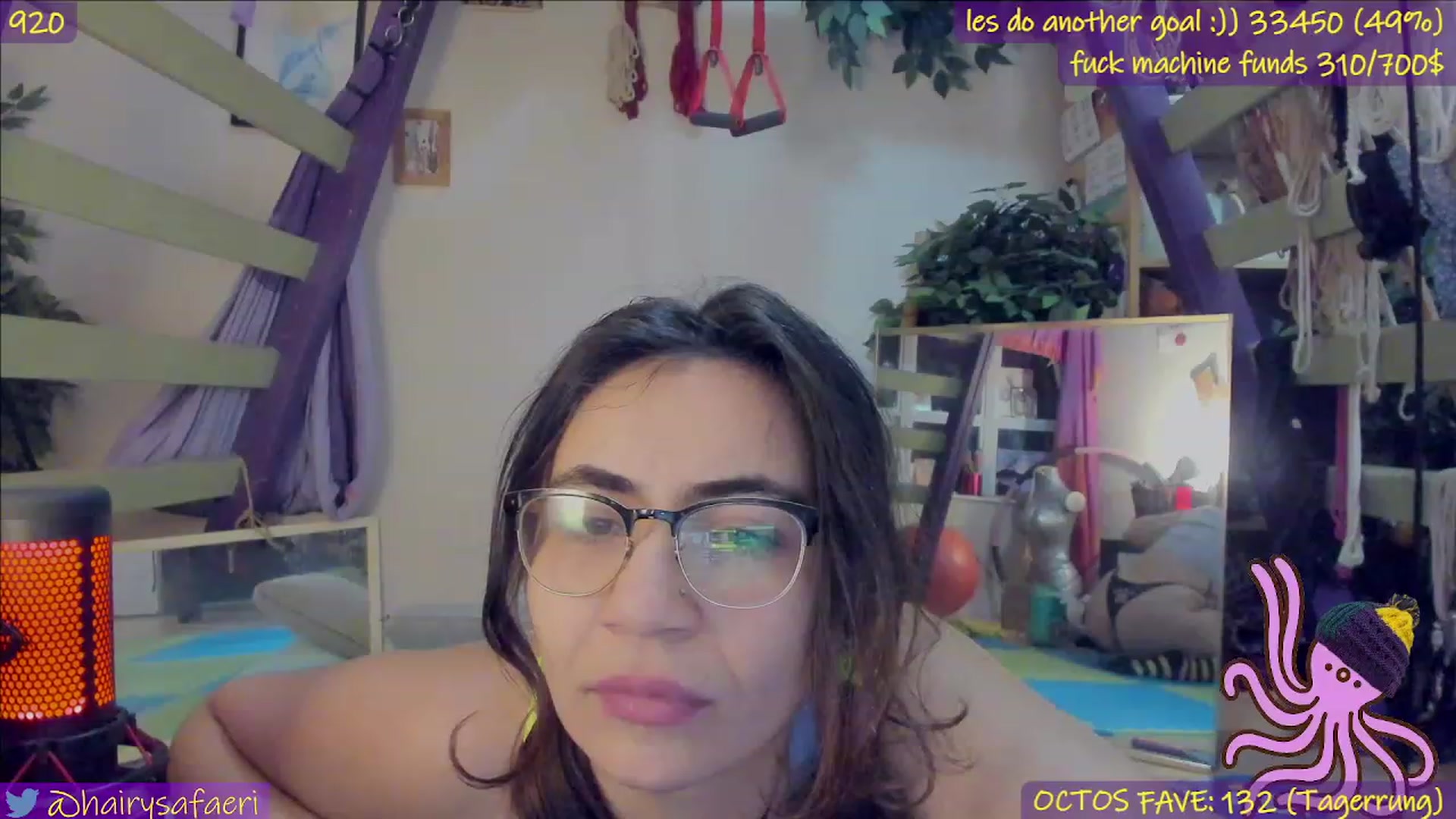 Gallery image thumbnail from HairySafaeri's myfreecams stream on, 11/18/2022, 01:08 image 17 of 20