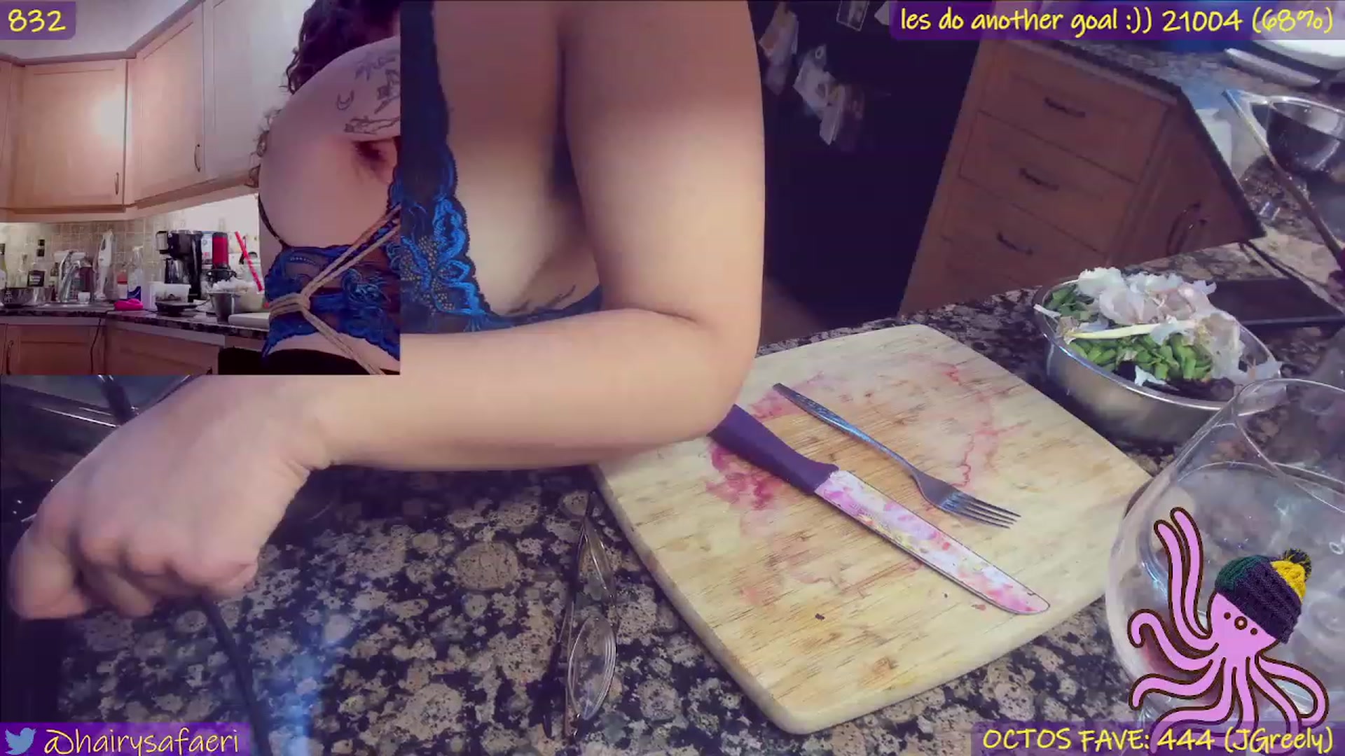 Gallery image thumbnail from HairySafaeri's myfreecams stream on, 11/24/2022, 24:10 image 17 of 20