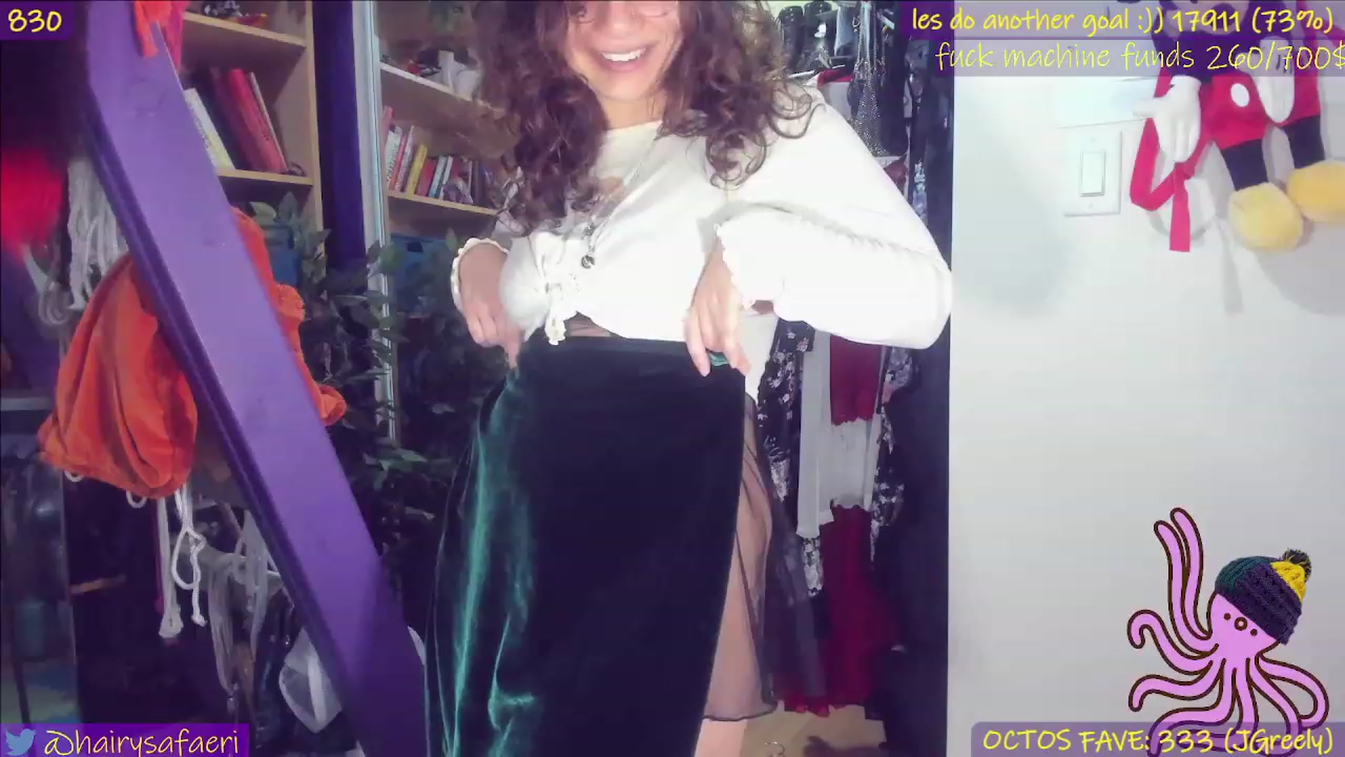 Gallery image thumbnail from HairySafaeri's myfreecams stream on, 11/26/2022, 24:12 image 13 of 20