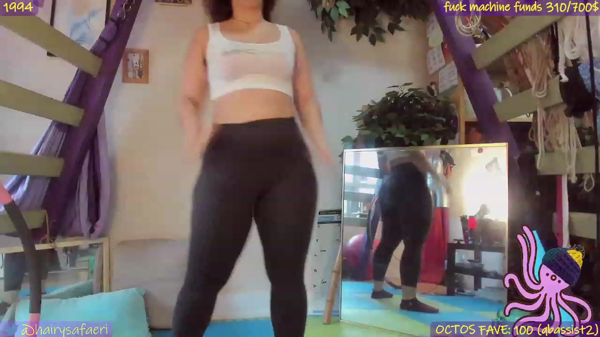 Gallery image thumbnail from HairySafaeri's myfreecams stream on, 12/01/2022, 20:41 image 17 of 20