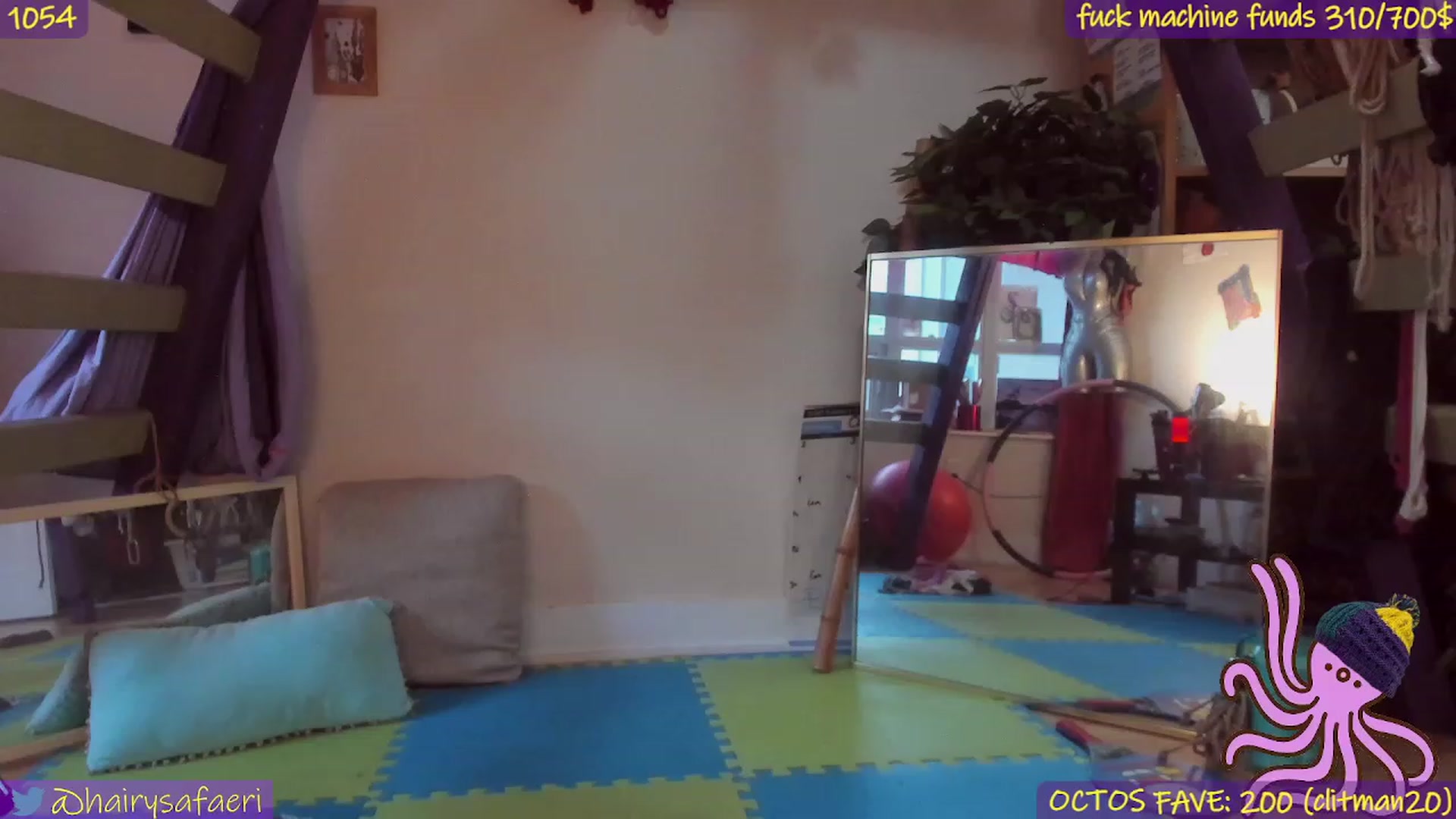 Gallery image thumbnail from HairySafaeri's myfreecams stream on, 12/01/2022, 23:52 image 1 of 20