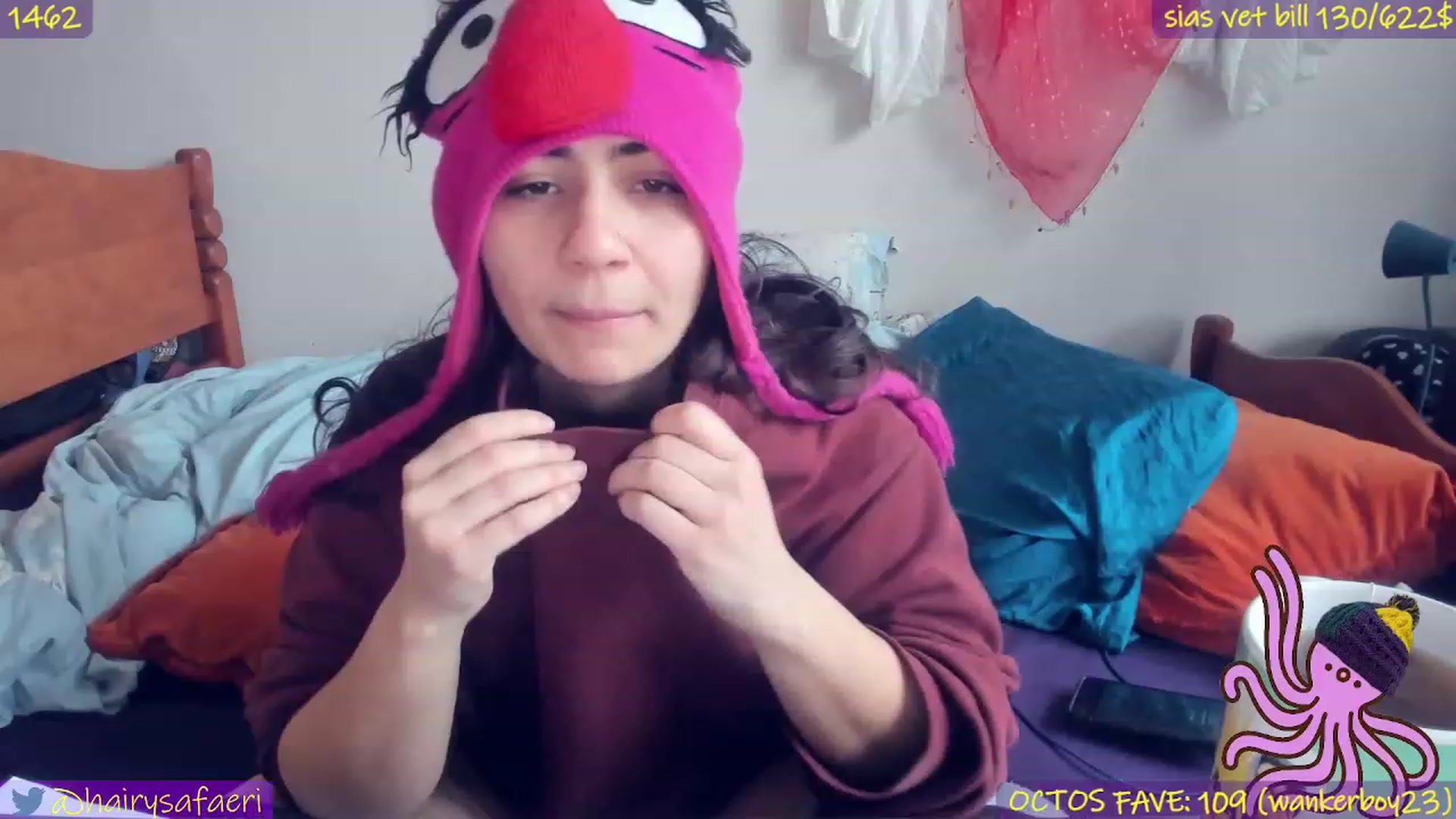 Gallery image thumbnail from HairySafaeri's myfreecams stream on, 12/24/2022, 18:45 image 17 of 20