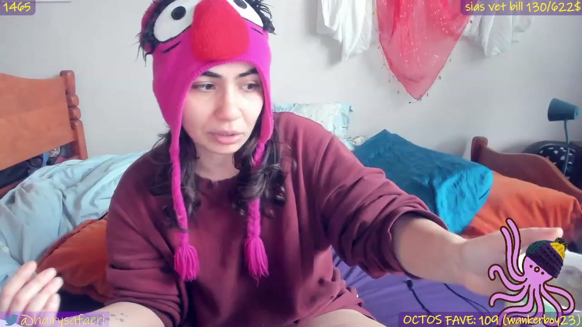 Gallery image thumbnail from HairySafaeri's myfreecams stream on, 12/24/2022, 18:45 image 12 of 20