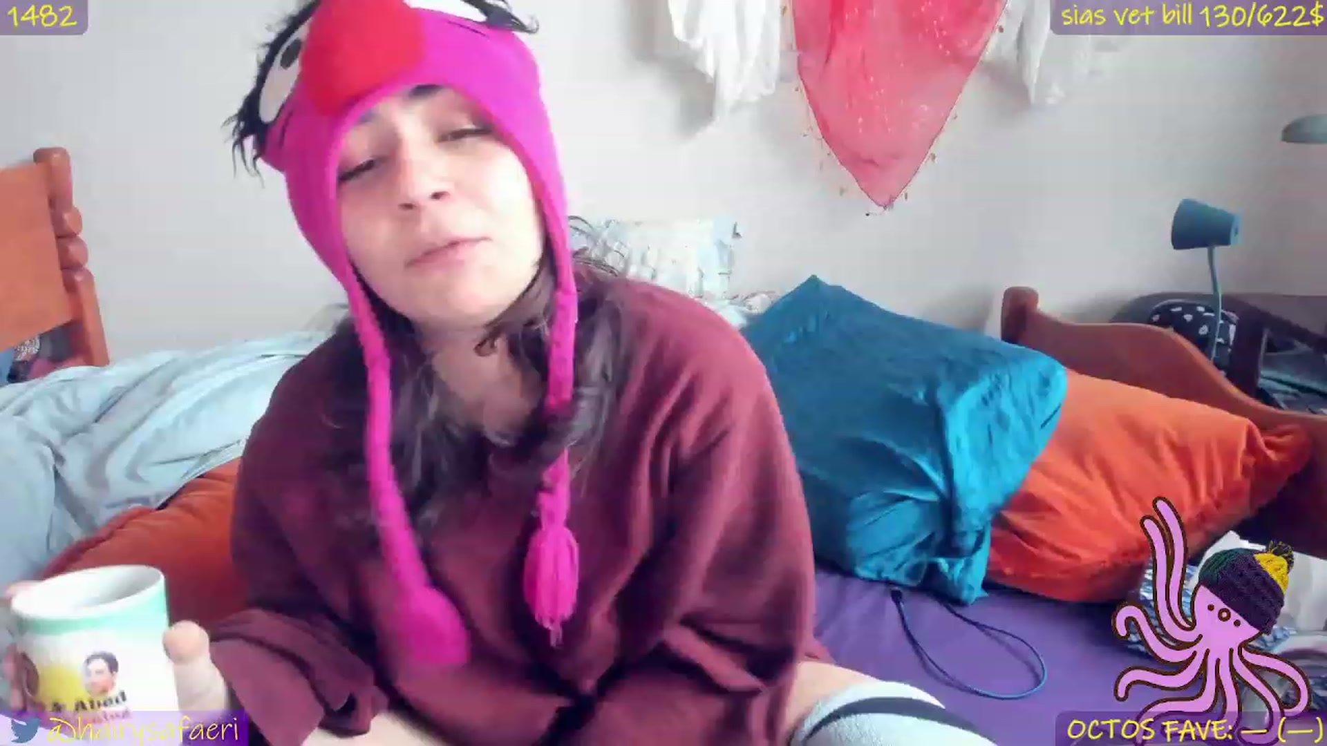 Gallery image thumbnail from HairySafaeri's myfreecams stream on, 12/24/2022, 18:45 image 5 of 20