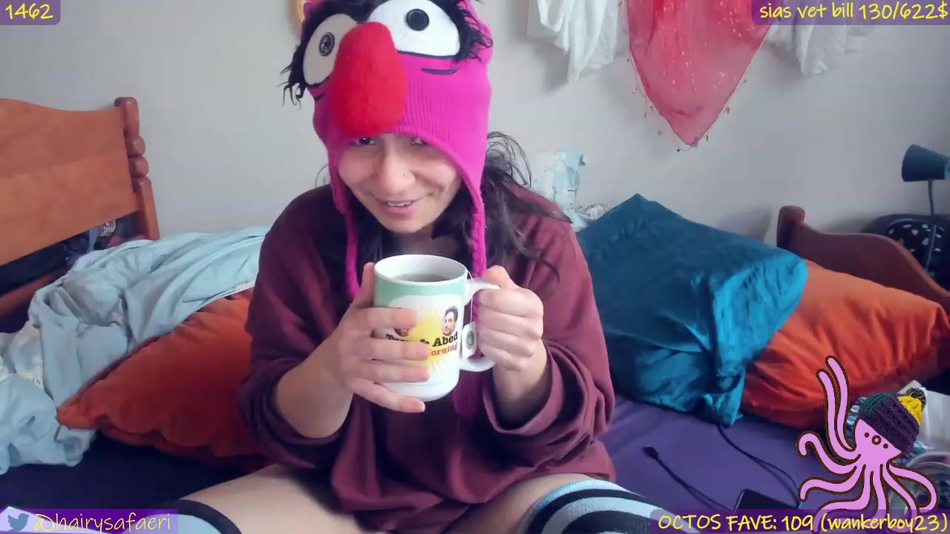 Gallery image thumbnail from HairySafaeri's myfreecams stream on, 12/24/2022, 18:45 image 18 of 20