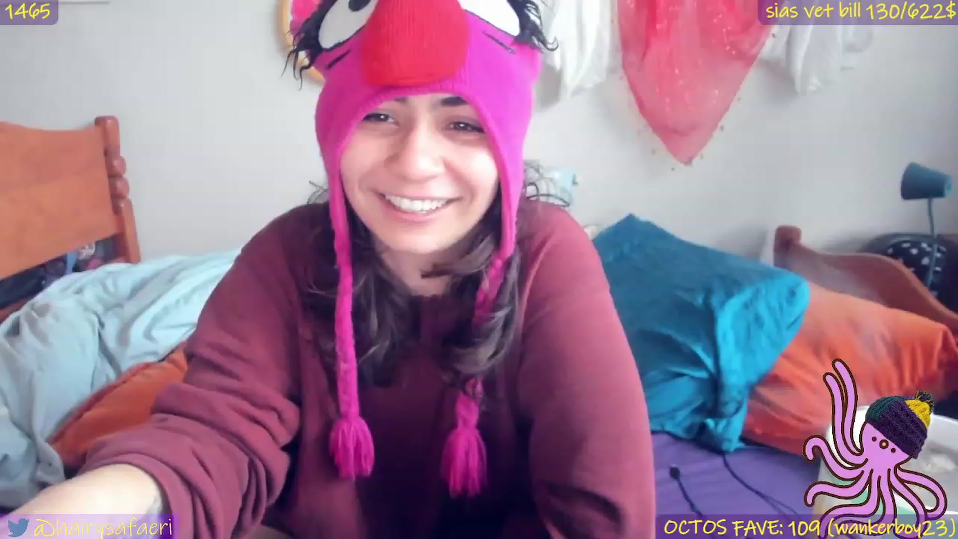 Gallery image thumbnail from HairySafaeri's myfreecams stream on, 12/24/2022, 18:45 image 10 of 20