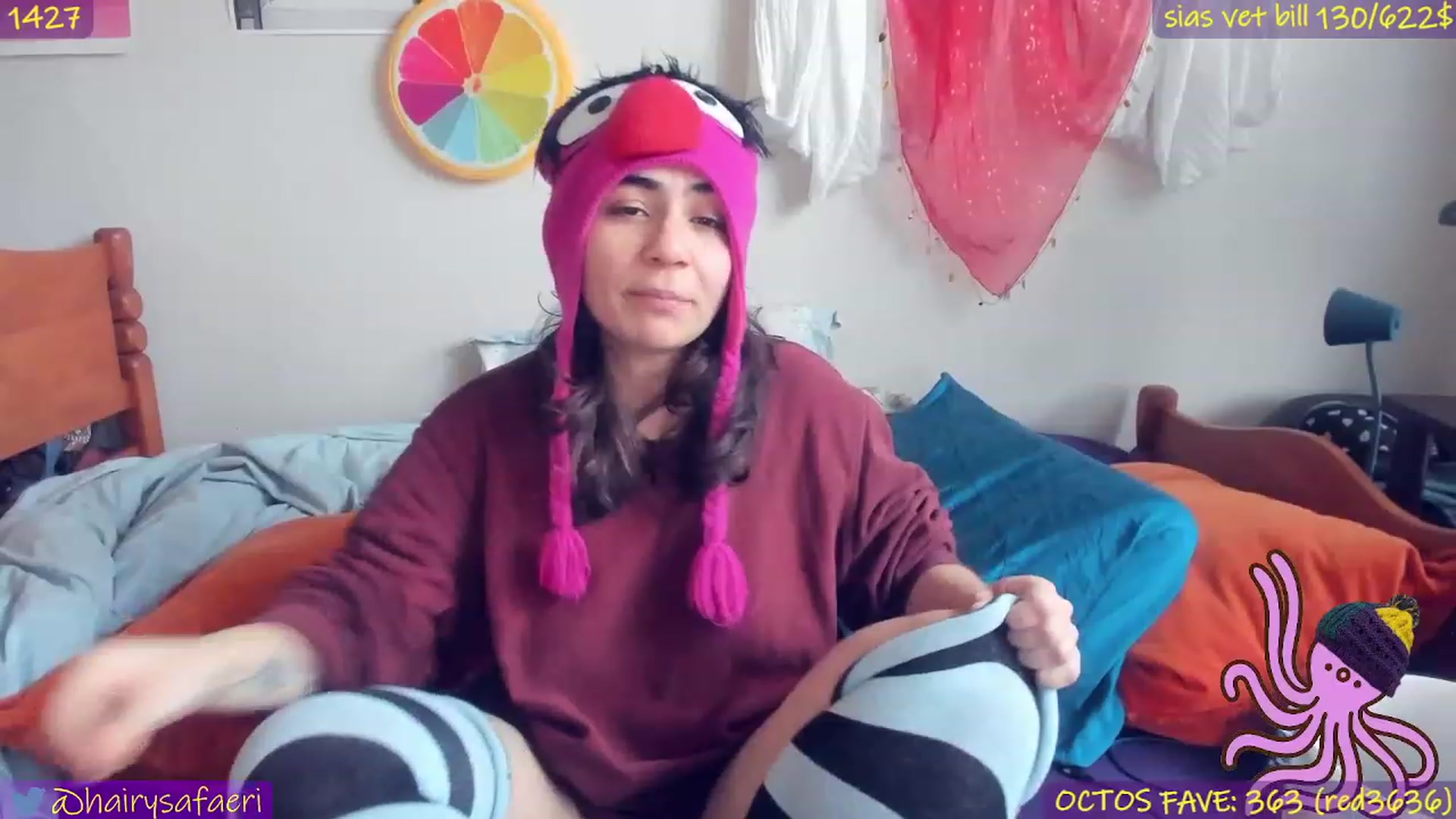 Gallery image thumbnail from HairySafaeri's myfreecams stream on, 12/24/2022, 20:10 image 9 of 20