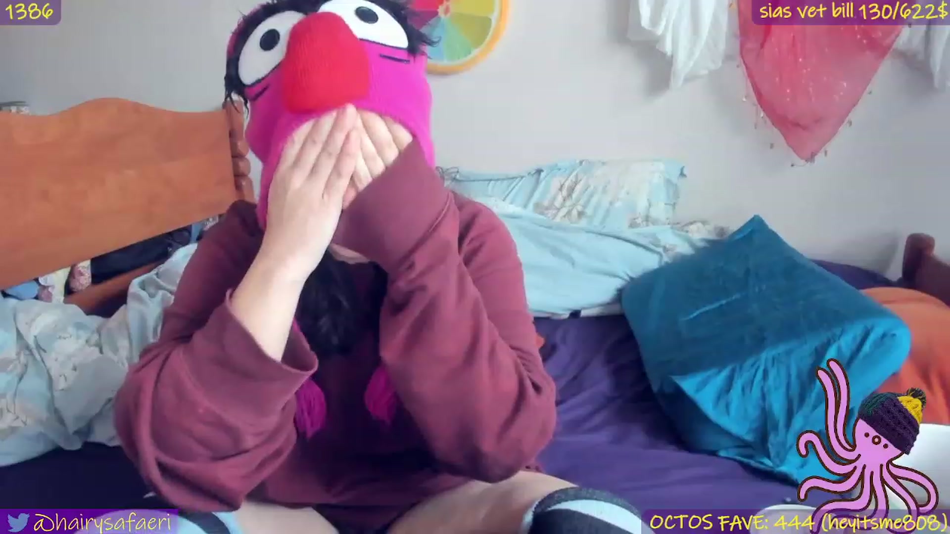 Gallery image thumbnail from HairySafaeri's myfreecams stream on, 12/24/2022, 20:10 image 15 of 20