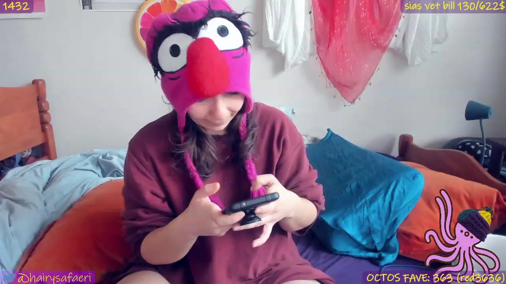 Gallery image thumbnail from HairySafaeri's myfreecams stream on, 12/24/2022, 20:10 image 4 of 20
