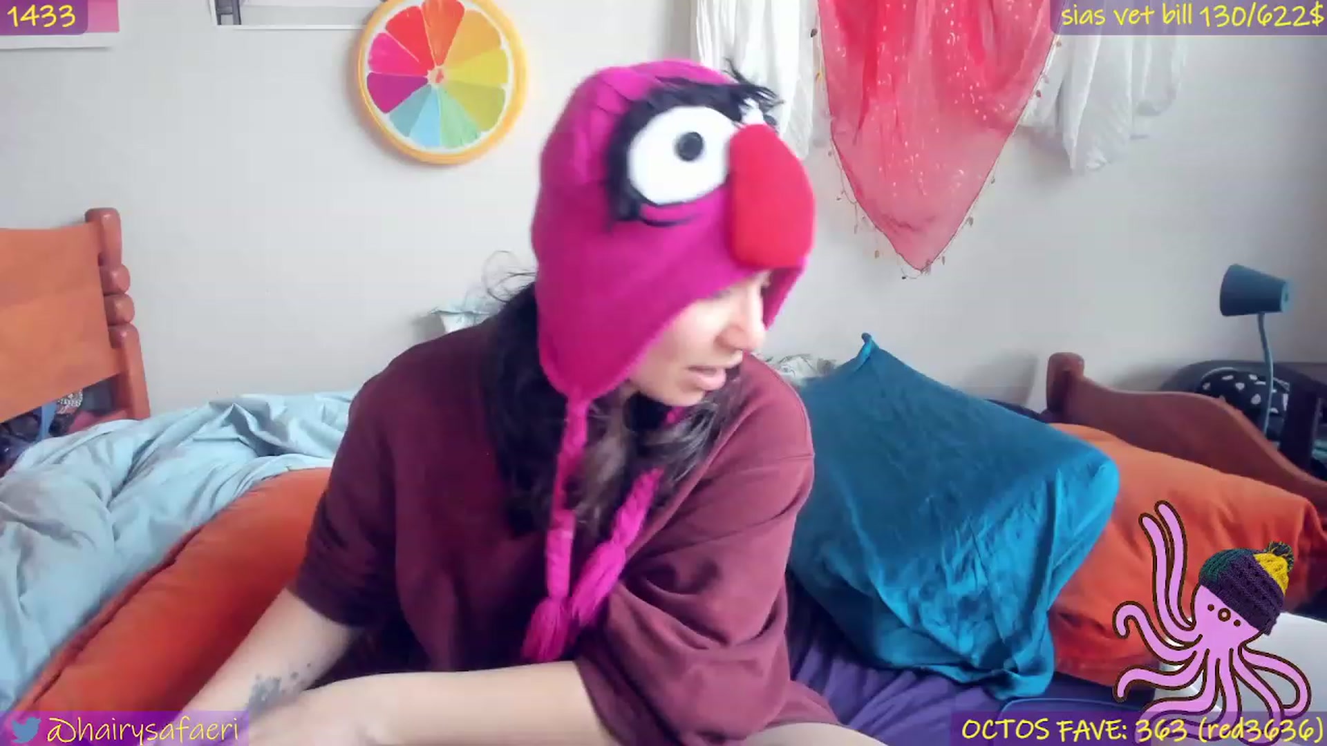 Gallery image thumbnail from HairySafaeri's myfreecams stream on, 12/24/2022, 20:10 image 5 of 20
