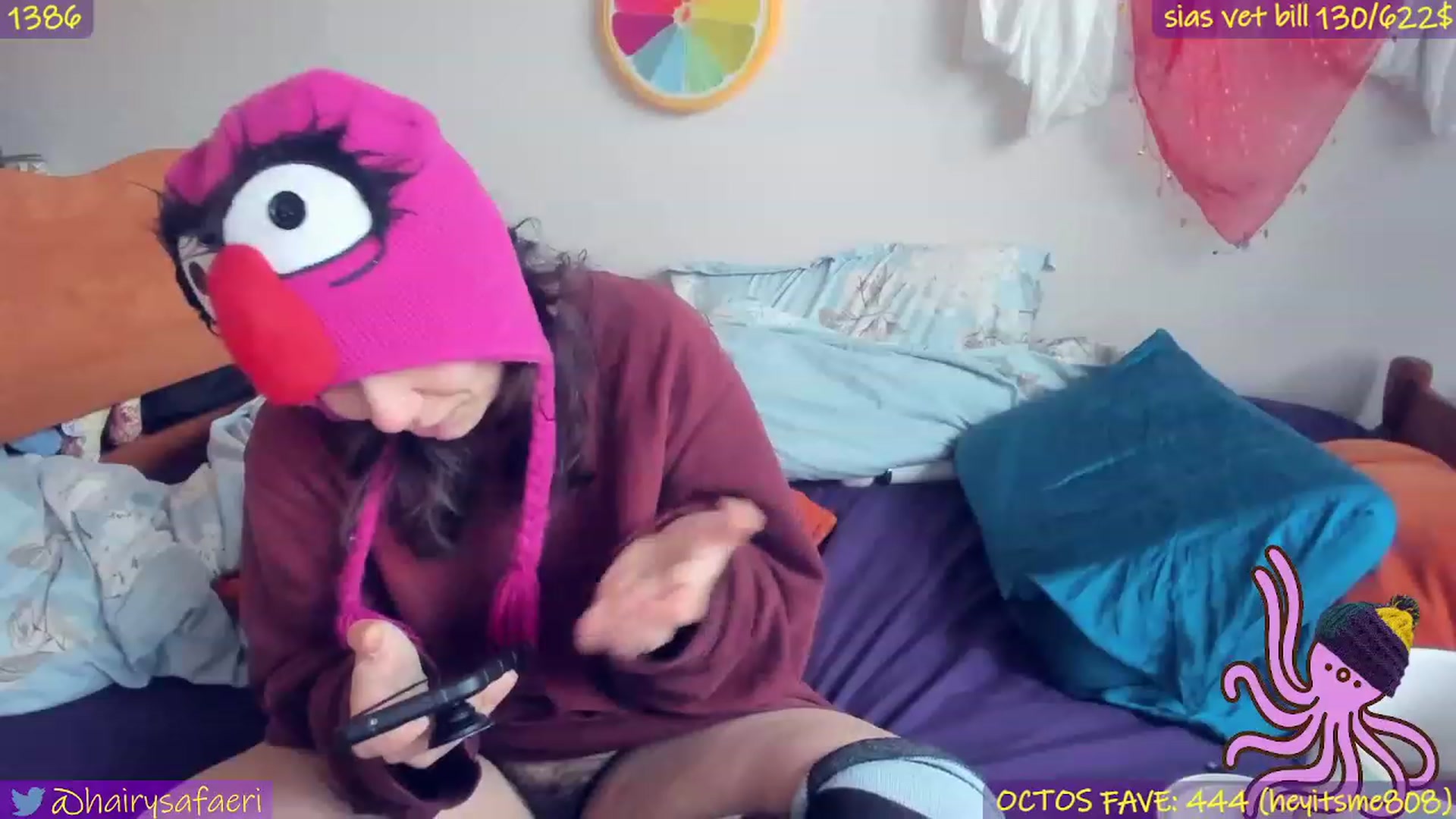 Gallery image thumbnail from HairySafaeri's myfreecams stream on, 12/24/2022, 20:10 image 17 of 20