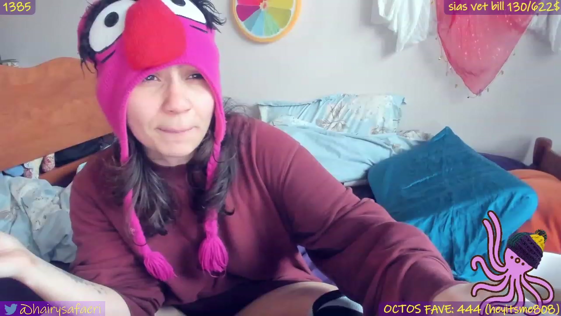 Gallery image thumbnail from HairySafaeri's myfreecams stream on, 12/24/2022, 20:10 image 14 of 20