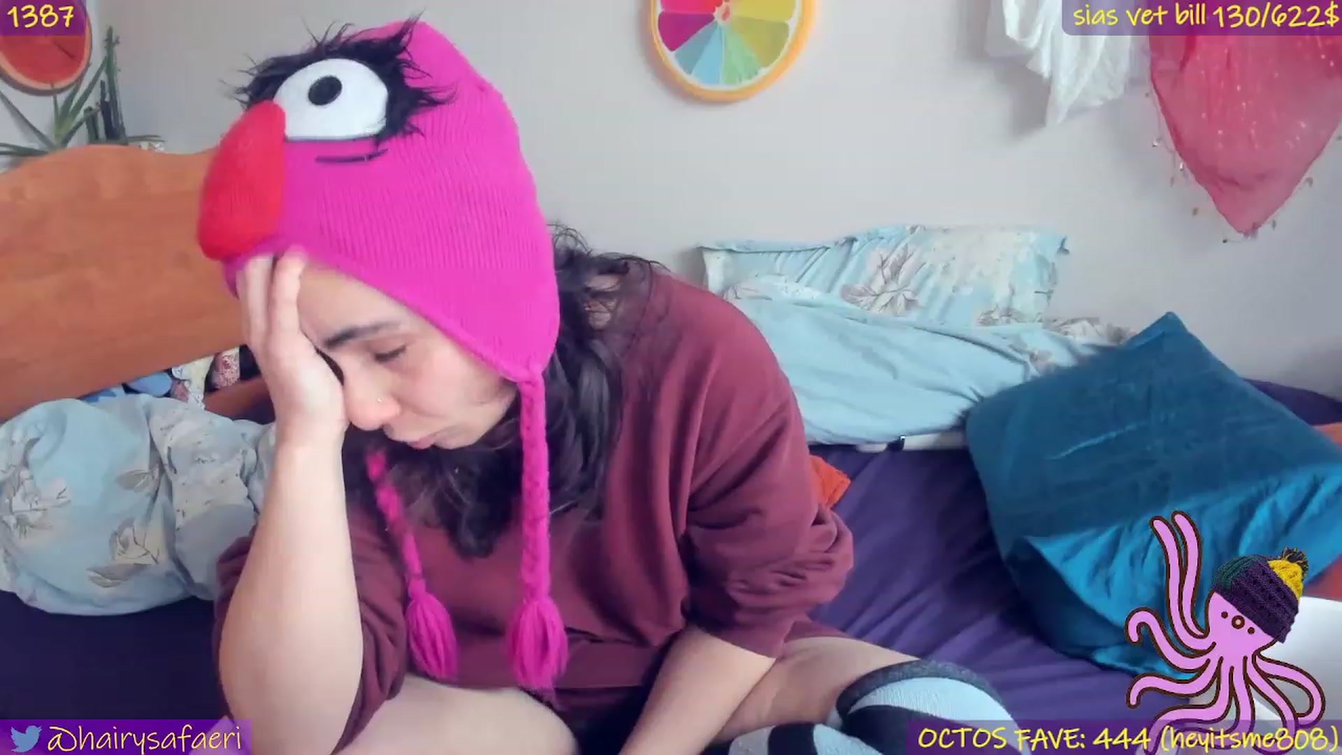 Gallery image thumbnail from HairySafaeri's myfreecams stream on, 12/24/2022, 20:10 image 19 of 20
