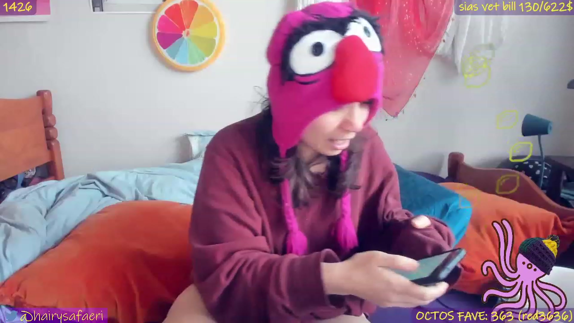 Gallery image thumbnail from HairySafaeri's myfreecams stream on, 12/24/2022, 20:10 image 10 of 20