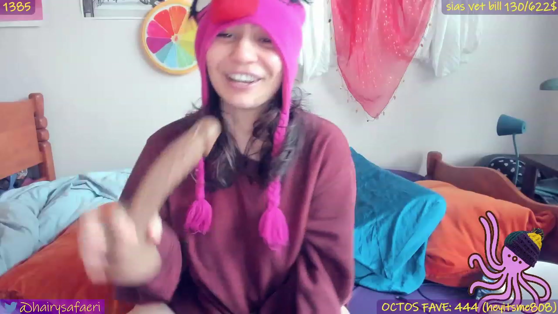 Gallery image thumbnail from HairySafaeri's myfreecams stream on, 12/24/2022, 20:10 image 12 of 20