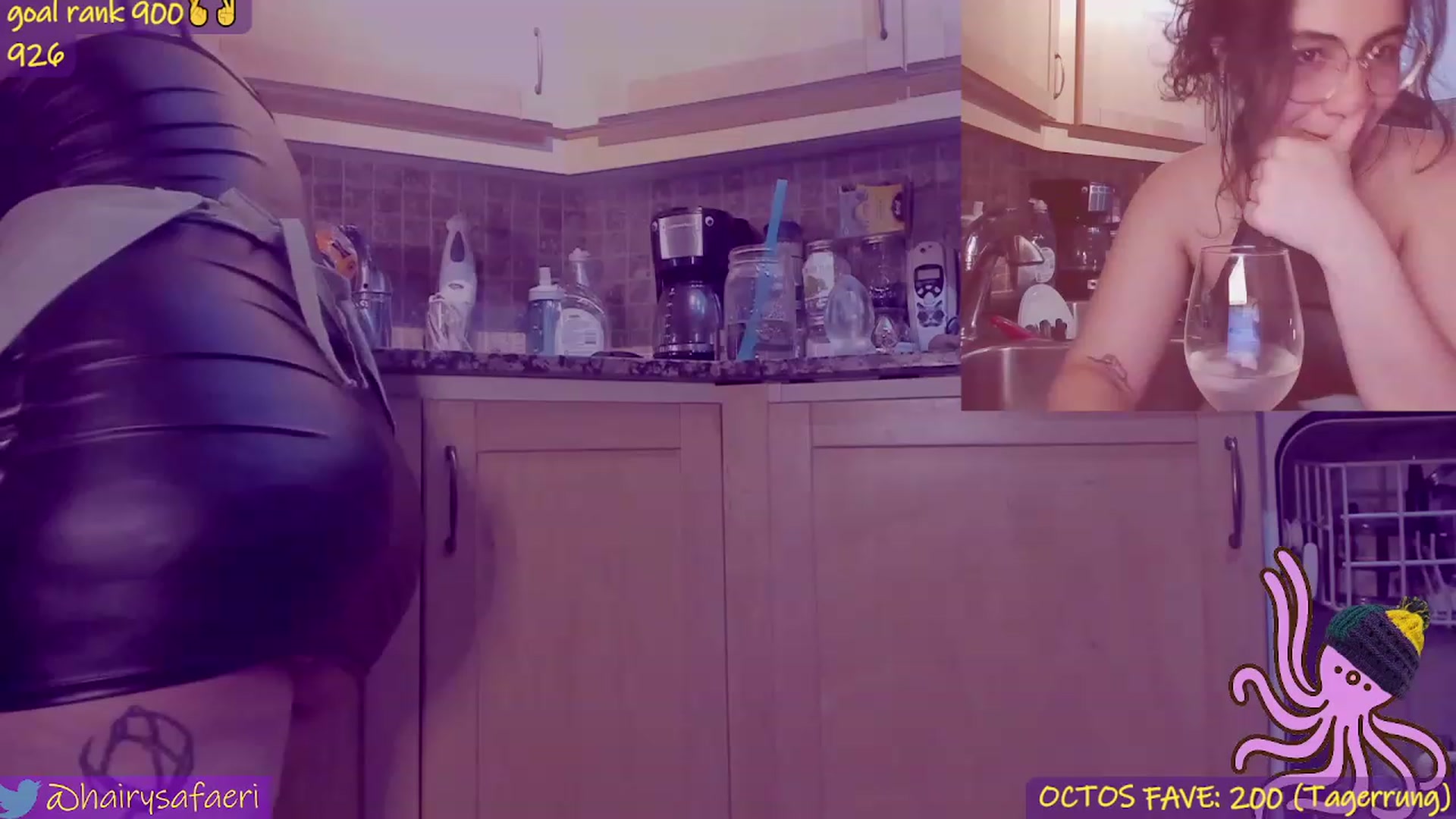 Gallery image thumbnail from HairySafaeri's myfreecams stream on, 03/15/2023, 01:42 image 10 of 20