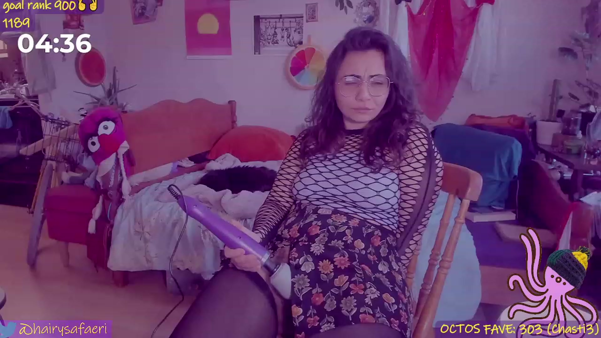 Gallery image thumbnail from HairySafaeri's myfreecams stream on, 03/19/2023, 23:30 image 17 of 20