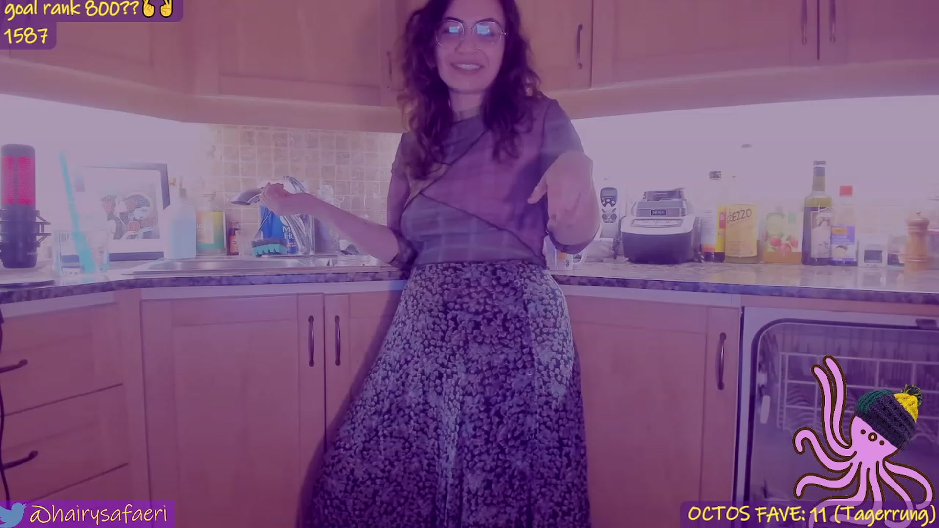 Gallery image thumbnail from HairySafaeri's myfreecams stream on, 04/26/2023, 24:00 image 8 of 20