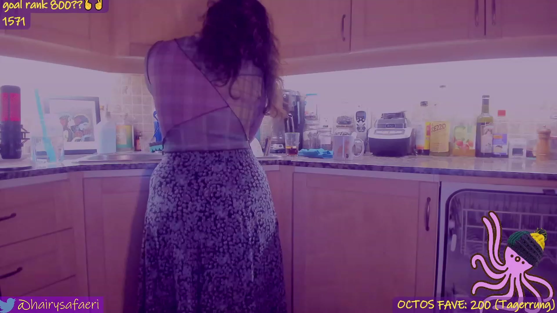 Gallery image thumbnail from HairySafaeri's myfreecams stream on, 04/26/2023, 24:00 image 14 of 20