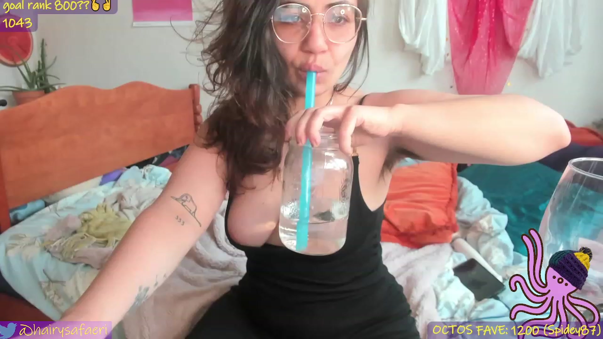 Gallery image thumbnail from HairySafaeri's myfreecams stream on, 05/16/2023, 19:15 image 16 of 20