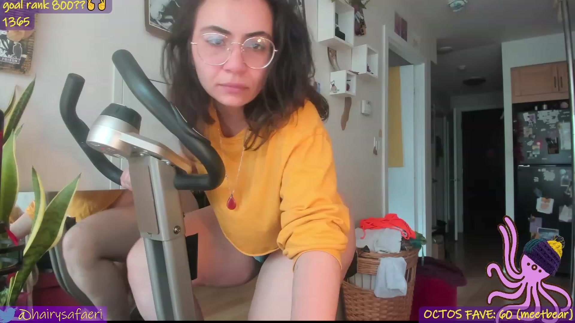 Gallery image thumbnail from HairySafaeri's myfreecams stream on, 06/10/2023, 15:24 image 9 of 20