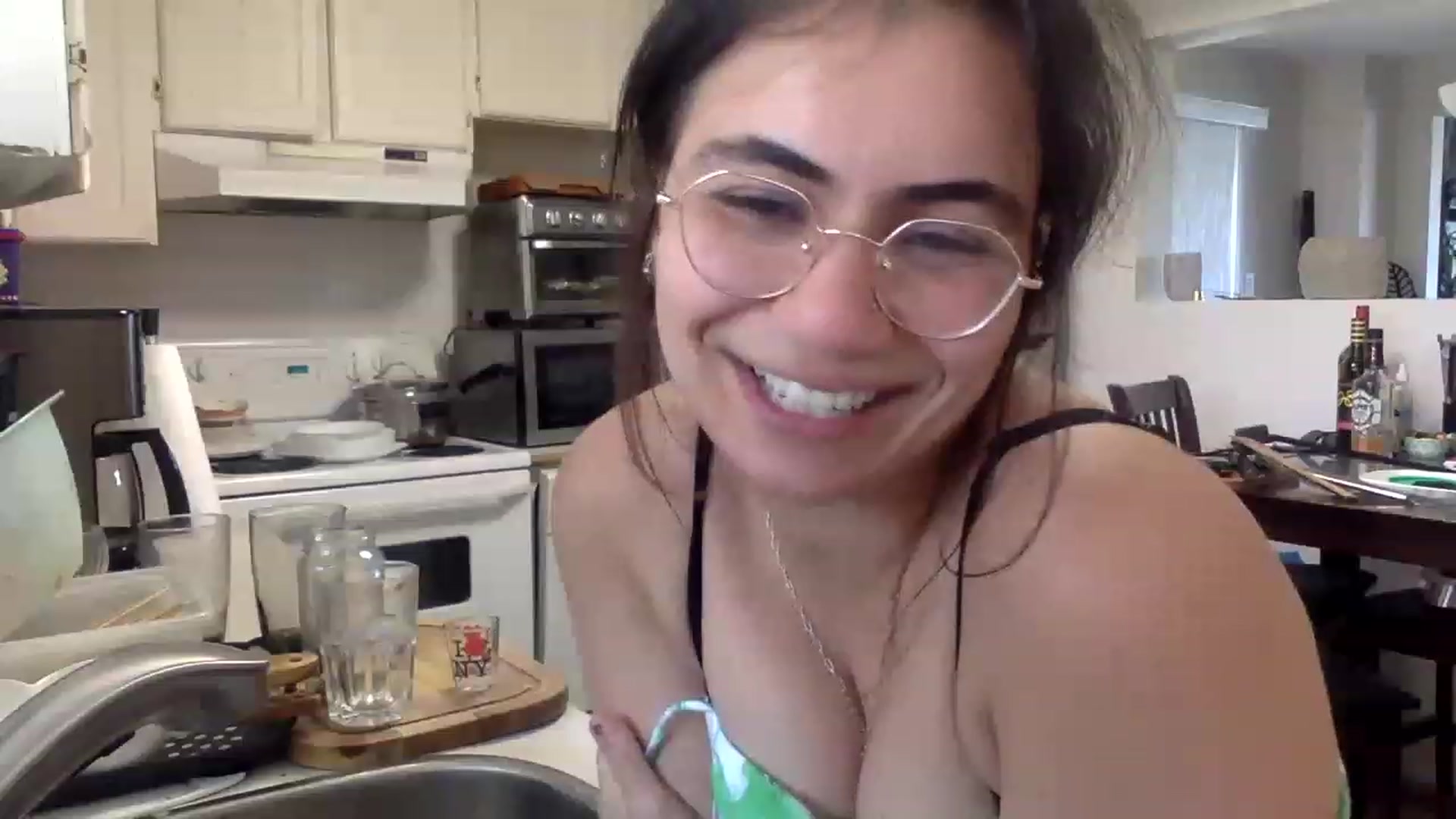 Gallery image thumbnail from HairySafaeri's myfreecams stream on, 06/19/2023, 18:41 image 8 of 20