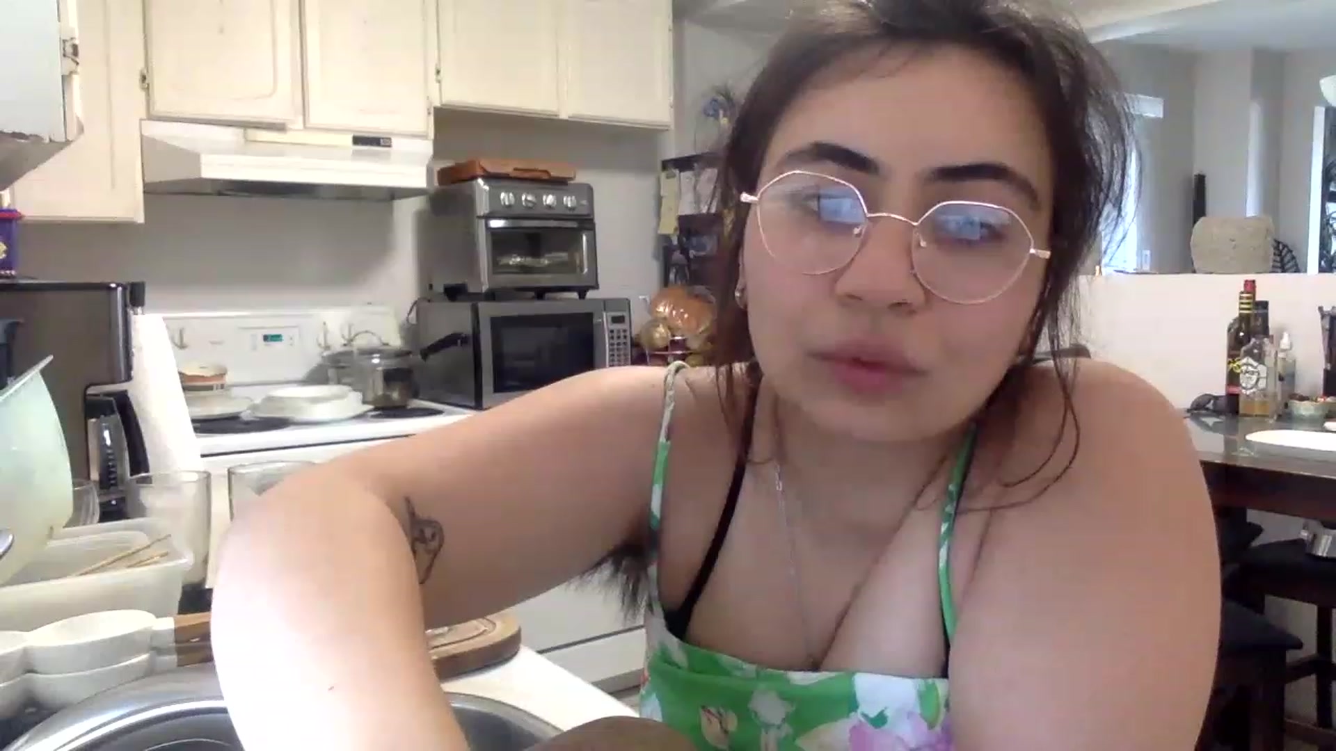 Gallery image thumbnail from HairySafaeri's myfreecams stream on, 06/19/2023, 18:41 image 6 of 20