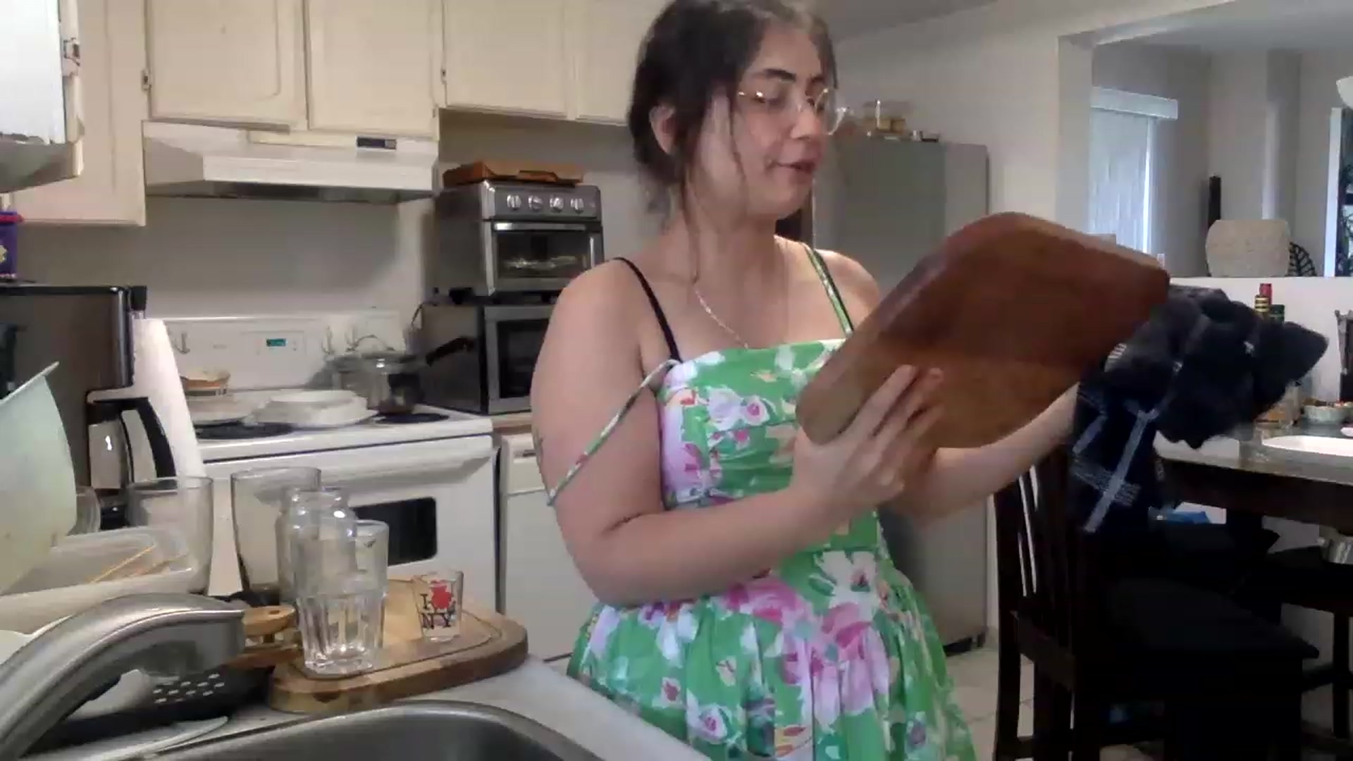 Gallery image thumbnail from HairySafaeri's myfreecams stream on, 06/19/2023, 18:41 image 7 of 20
