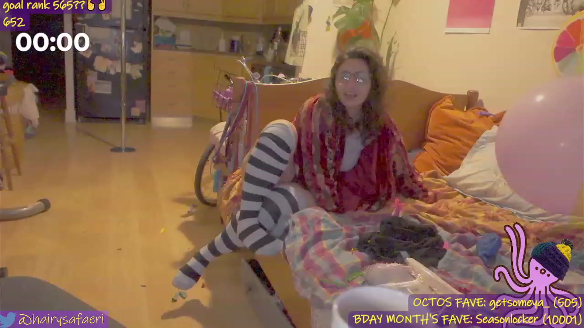 Gallery image thumbnail from HairySafaeri's myfreecams stream on, 10/20/2023, 14:52 image 6 of 20