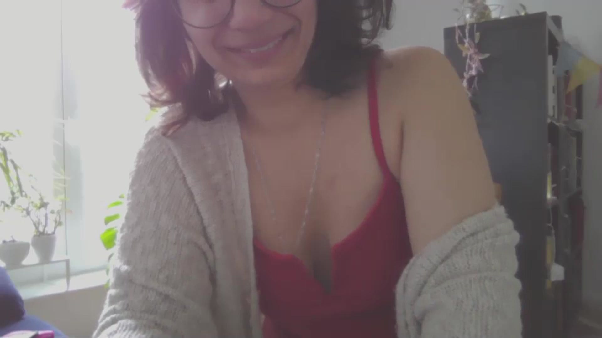 Gallery image thumbnail from HairySafaeri's myfreecams stream on, 05/19/2024, 11:39 image 13 of 20