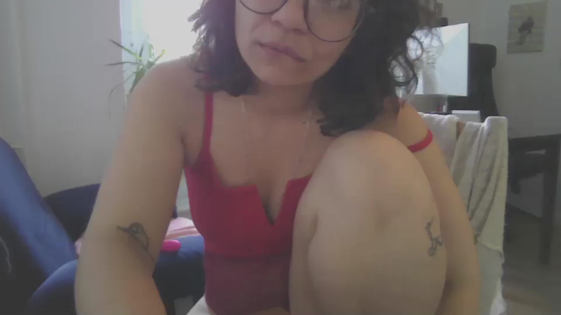 Gallery image thumbnail from HairySafaeri's myfreecams stream on, 05/19/2024, 16:00 image 16 of 20