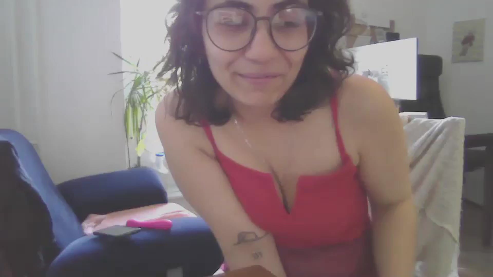 Gallery image thumbnail from HairySafaeri's myfreecams stream on, 05/19/2024, 16:00 image 14 of 20