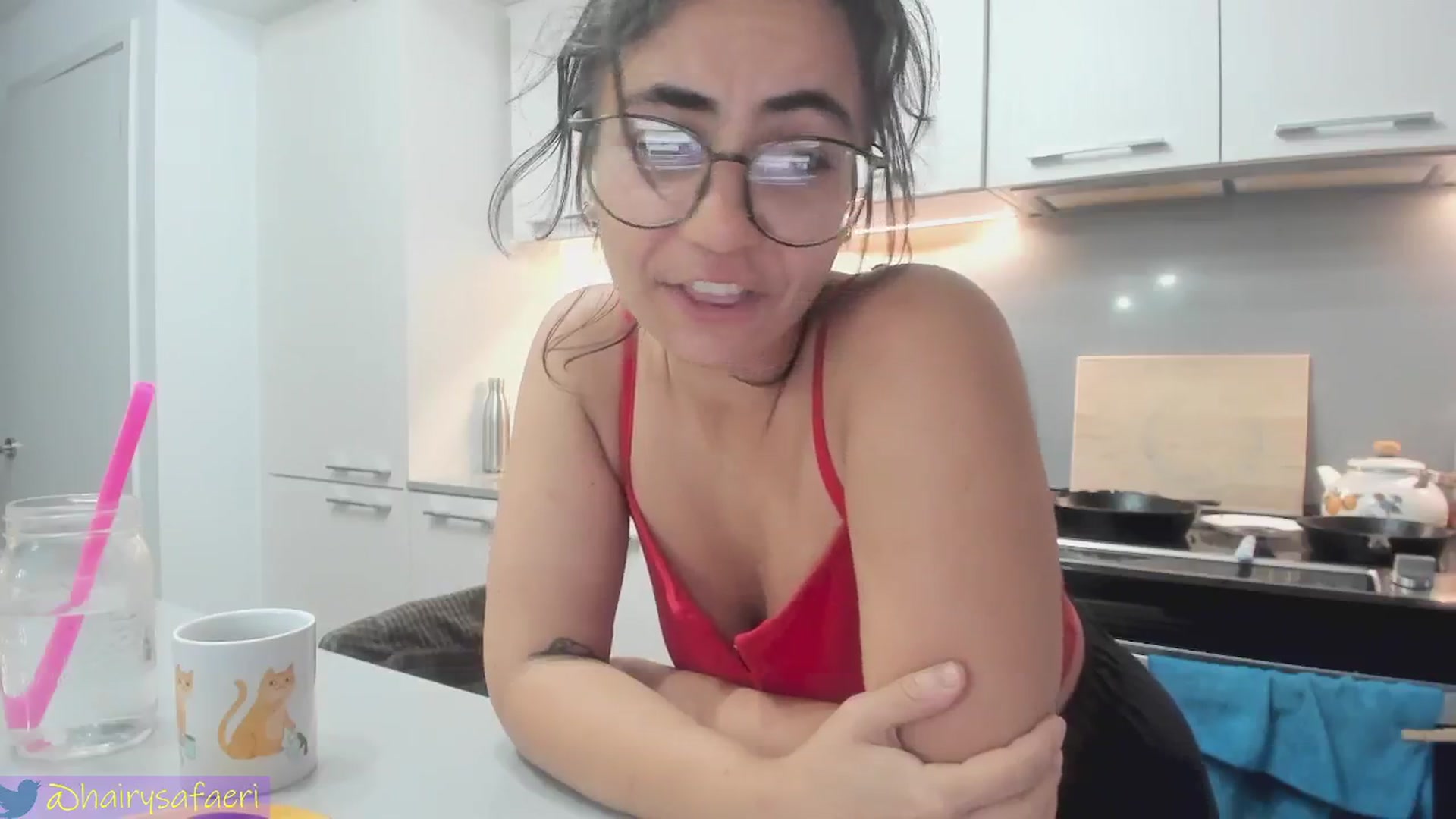 Gallery image thumbnail from HairySafaeri's myfreecams stream on, 06/10/2024, 15:09 image 5 of 20