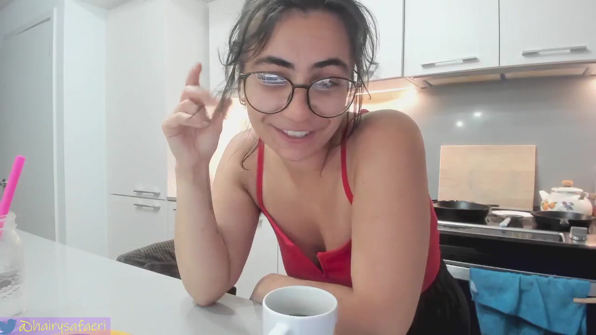 Gallery image thumbnail from HairySafaeri's myfreecams stream on, 06/10/2024, 15:09 image 6 of 20