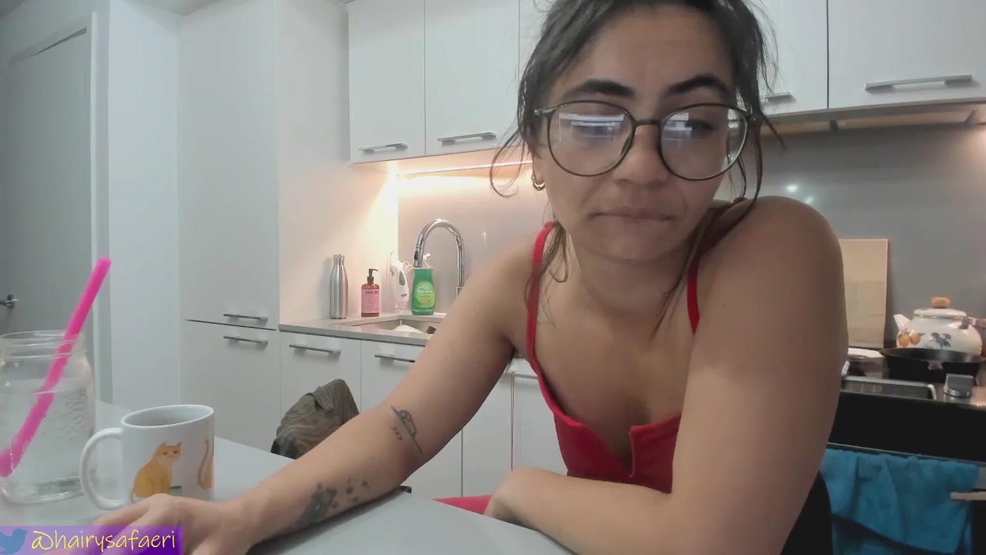 Gallery image thumbnail from HairySafaeri's myfreecams stream on, 06/10/2024, 15:09 image 2 of 20