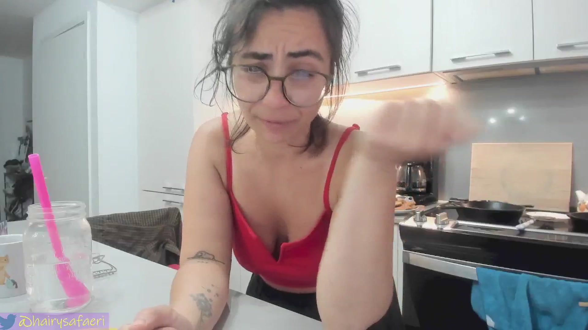 Gallery image thumbnail from HairySafaeri's myfreecams stream on, 06/10/2024, 15:09 image 14 of 20
