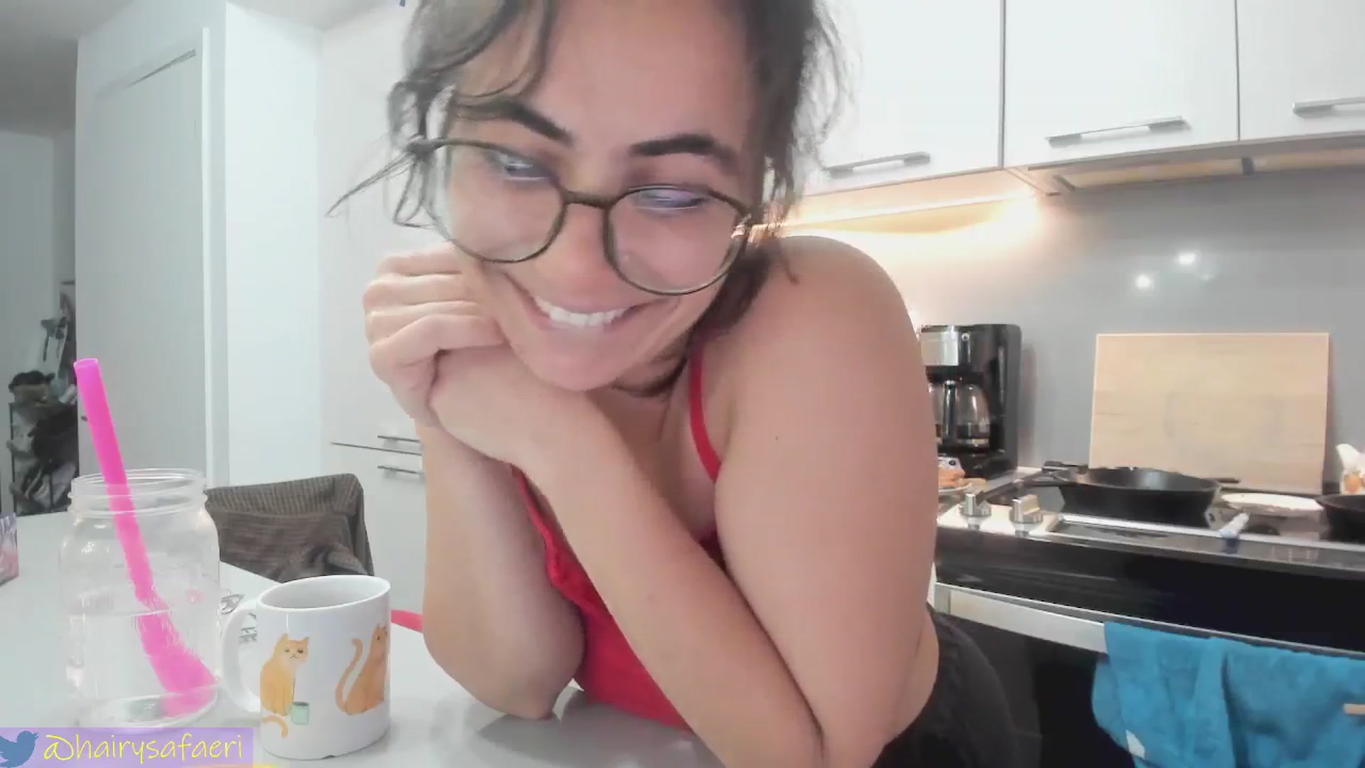 Gallery image thumbnail from HairySafaeri's myfreecams stream on, 06/10/2024, 15:09 image 12 of 20