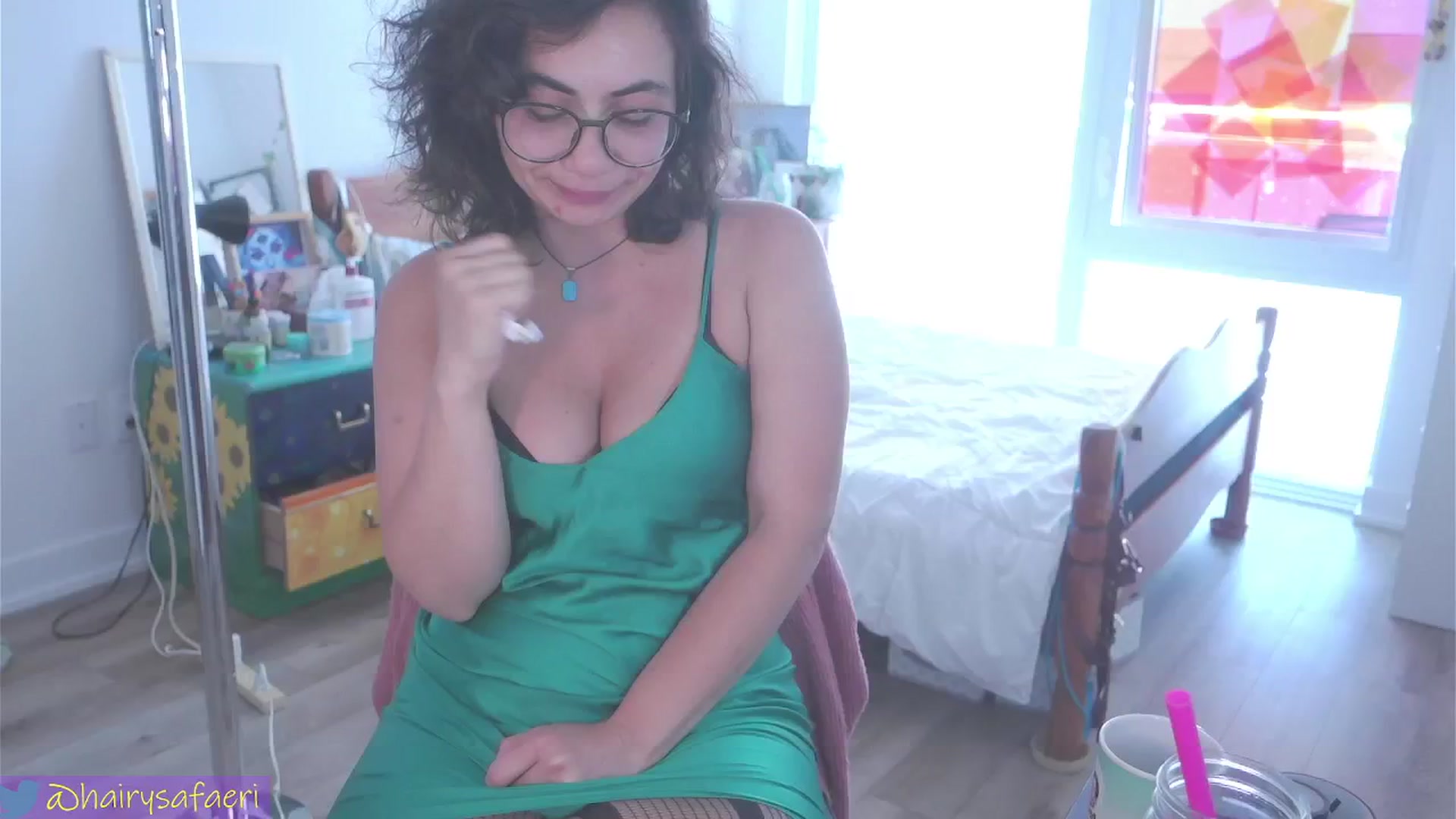 Gallery image thumbnail from HairySafaeri's myfreecams stream on, 06/16/2024, 17:24 image 14 of 20
