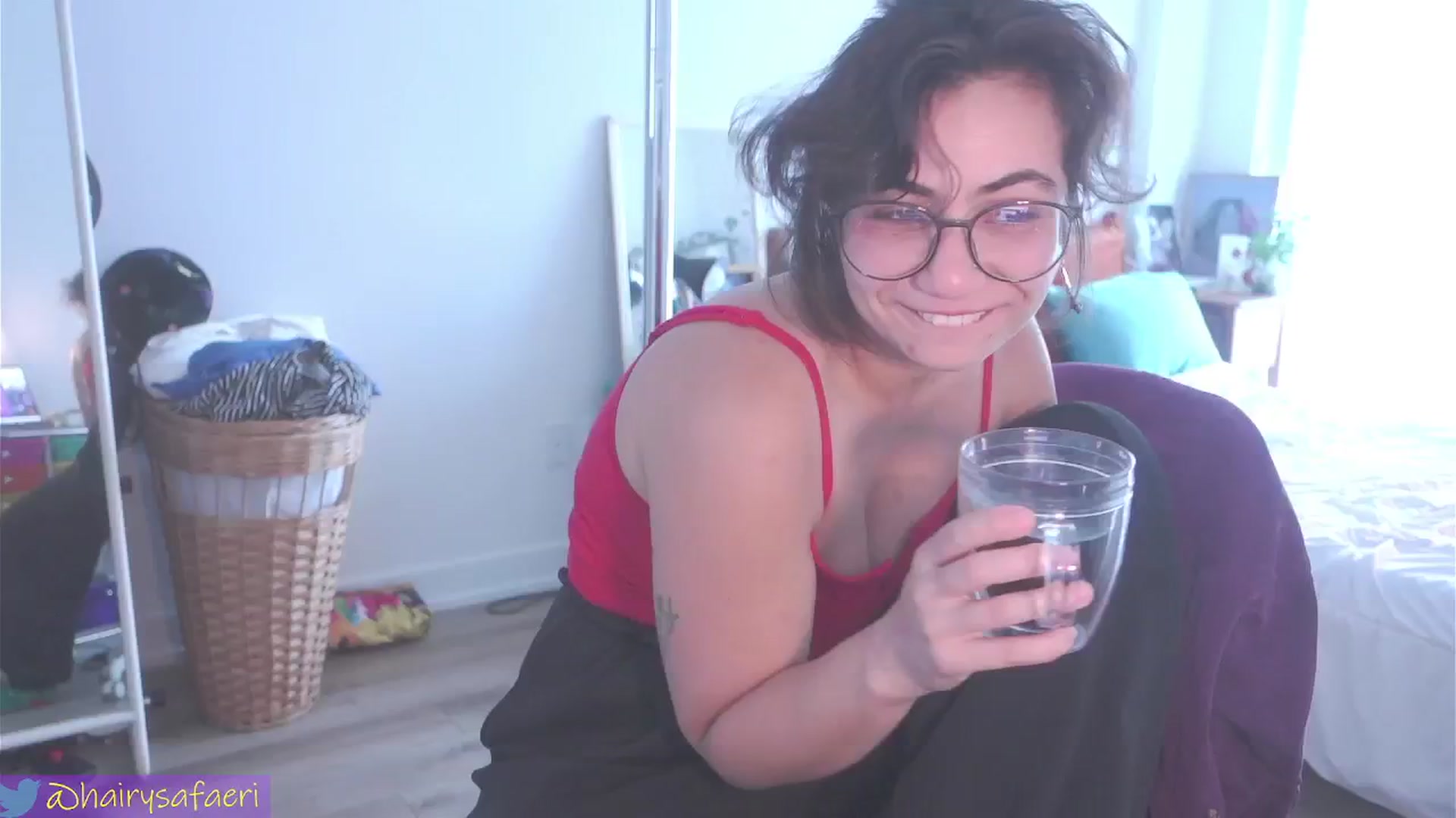 Gallery image thumbnail from HairySafaeri's myfreecams stream on, 07/03/2024, 19:34 image 9 of 20