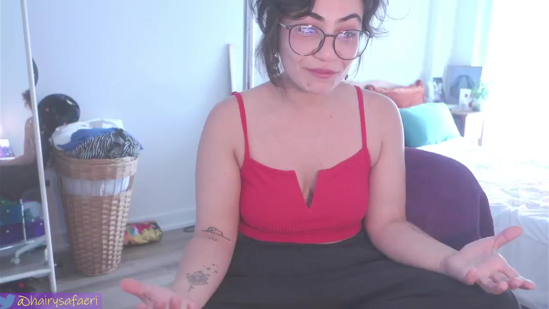Gallery image thumbnail from HairySafaeri's myfreecams stream on, 07/03/2024, 19:34 image 13 of 20