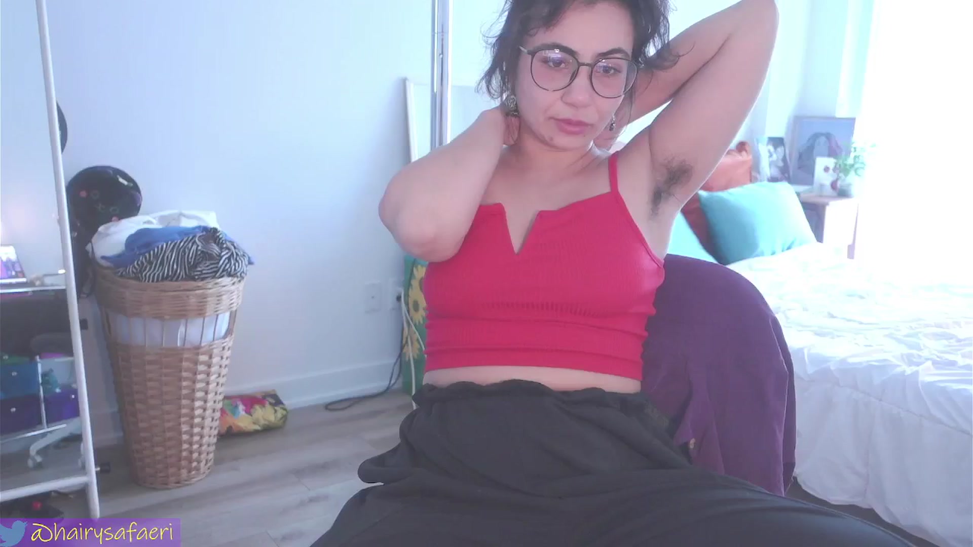Gallery image thumbnail from HairySafaeri's myfreecams stream on, 07/03/2024, 19:34 image 11 of 20