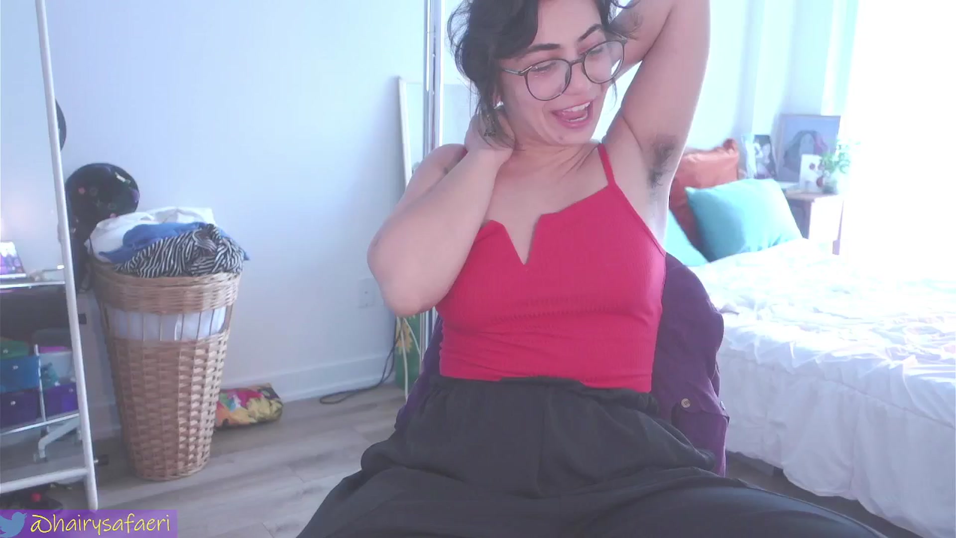Gallery image thumbnail from HairySafaeri's myfreecams stream on, 07/03/2024, 19:34 image 7 of 20