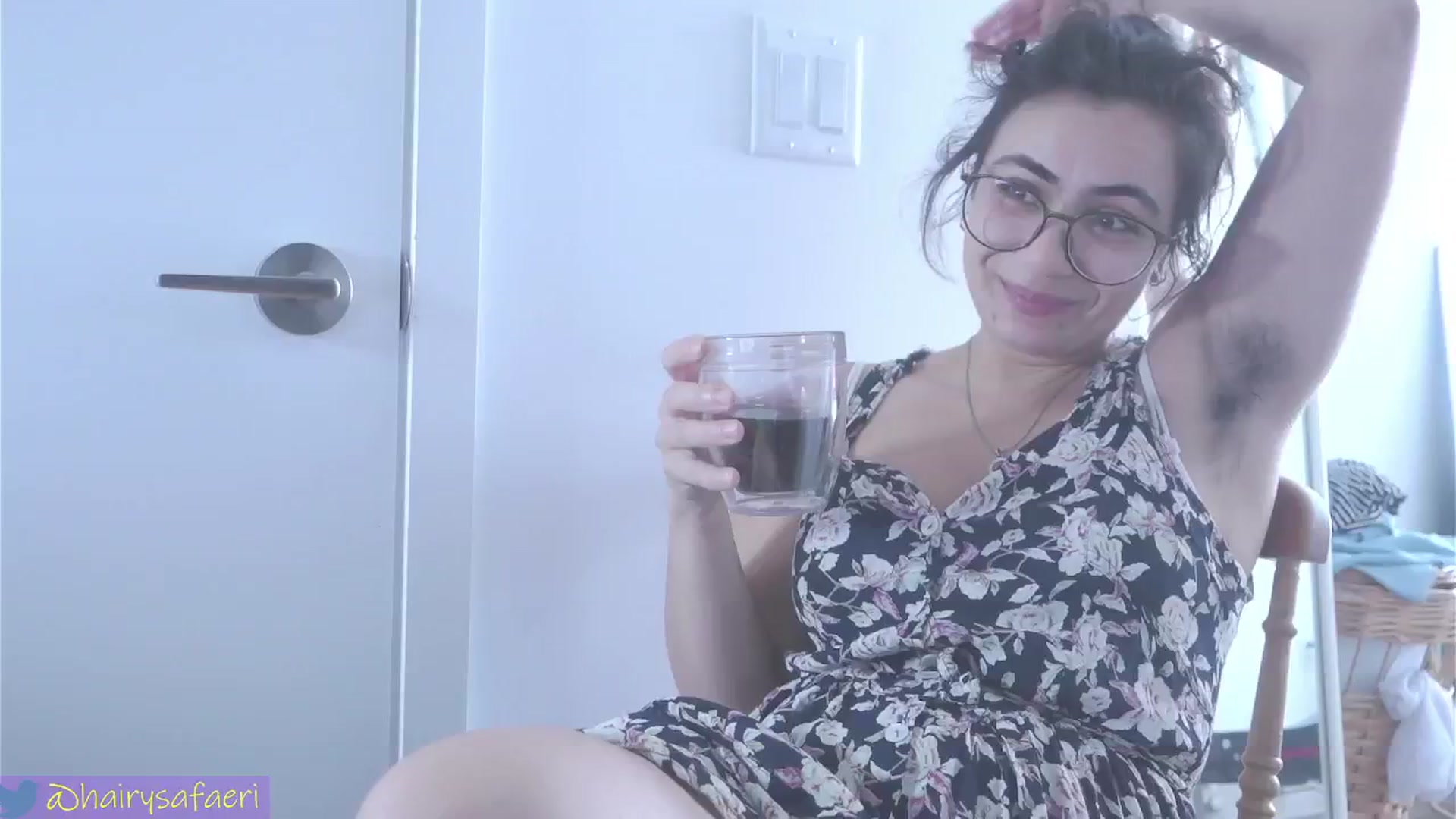 Gallery image thumbnail from HairySafaeri's myfreecams stream on, 07/04/2024, 16:09 image 10 of 20
