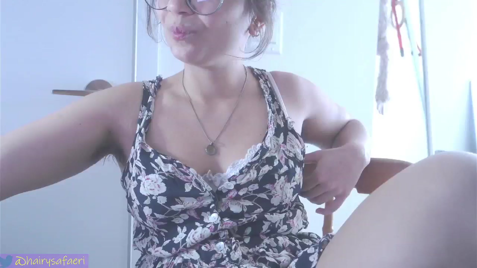 Gallery image thumbnail from HairySafaeri's myfreecams stream on, 07/04/2024, 16:09 image 11 of 20