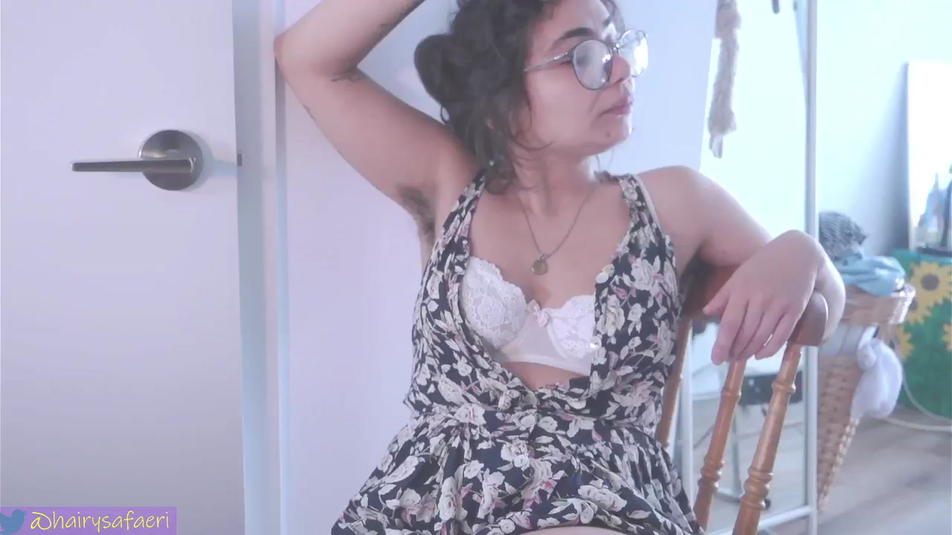 Gallery image thumbnail from HairySafaeri's myfreecams stream on, 07/04/2024, 17:03 image 6 of 20