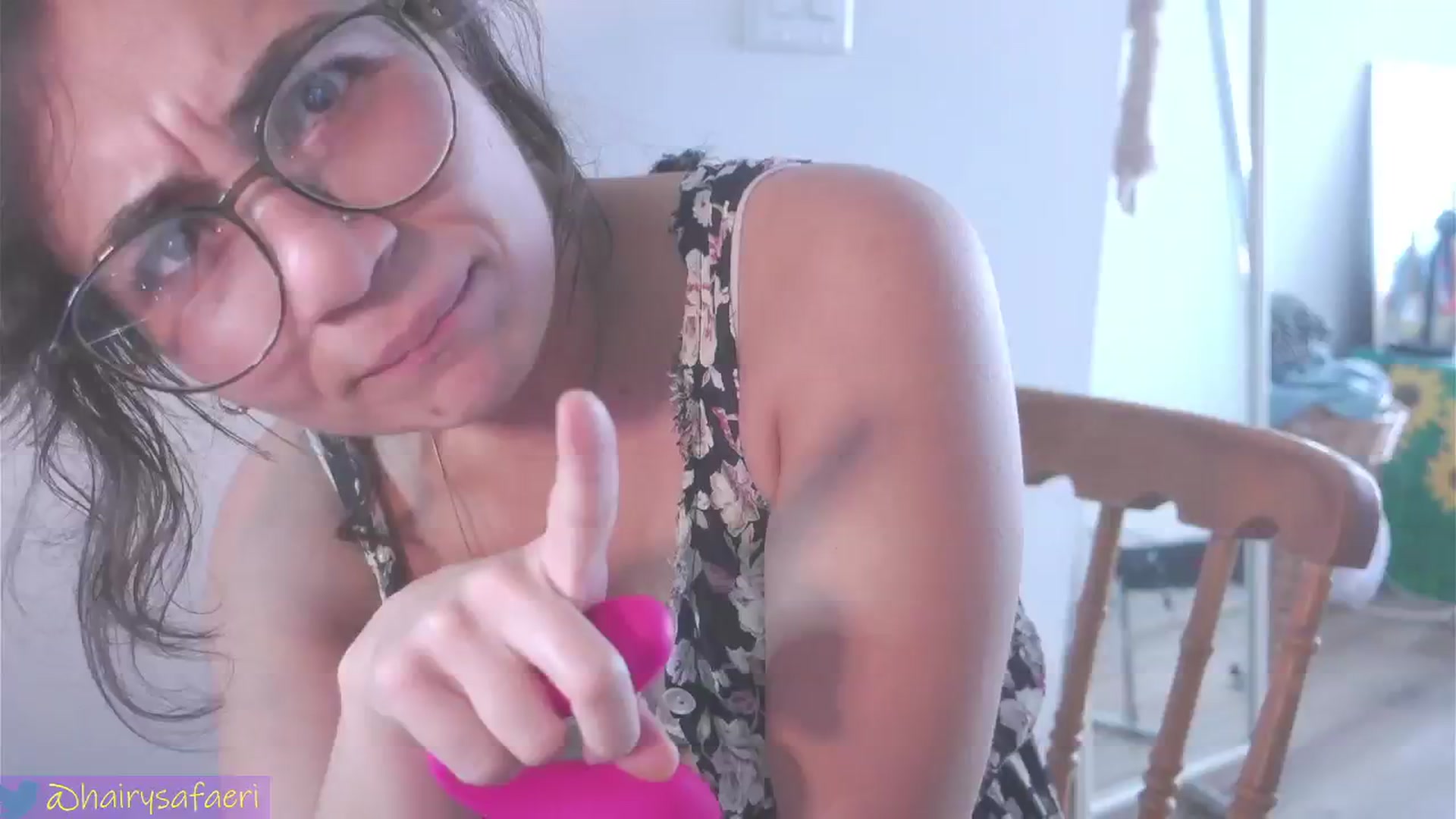 Gallery image thumbnail from HairySafaeri's myfreecams stream on, 07/04/2024, 18:28 image 13 of 20