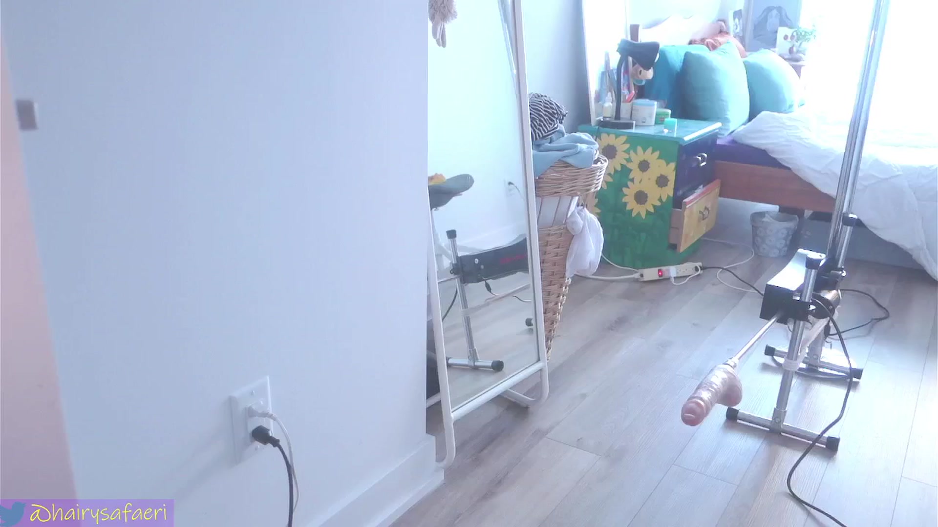 Gallery image thumbnail from HairySafaeri's myfreecams stream on, 07/04/2024, 19:35 image 14 of 20